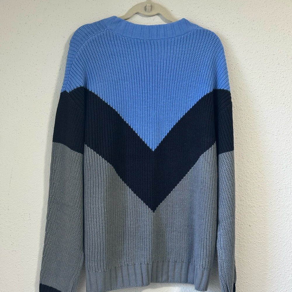 NWOT ladies sweater size XL blue, black and gray. - Picture 6 of 7